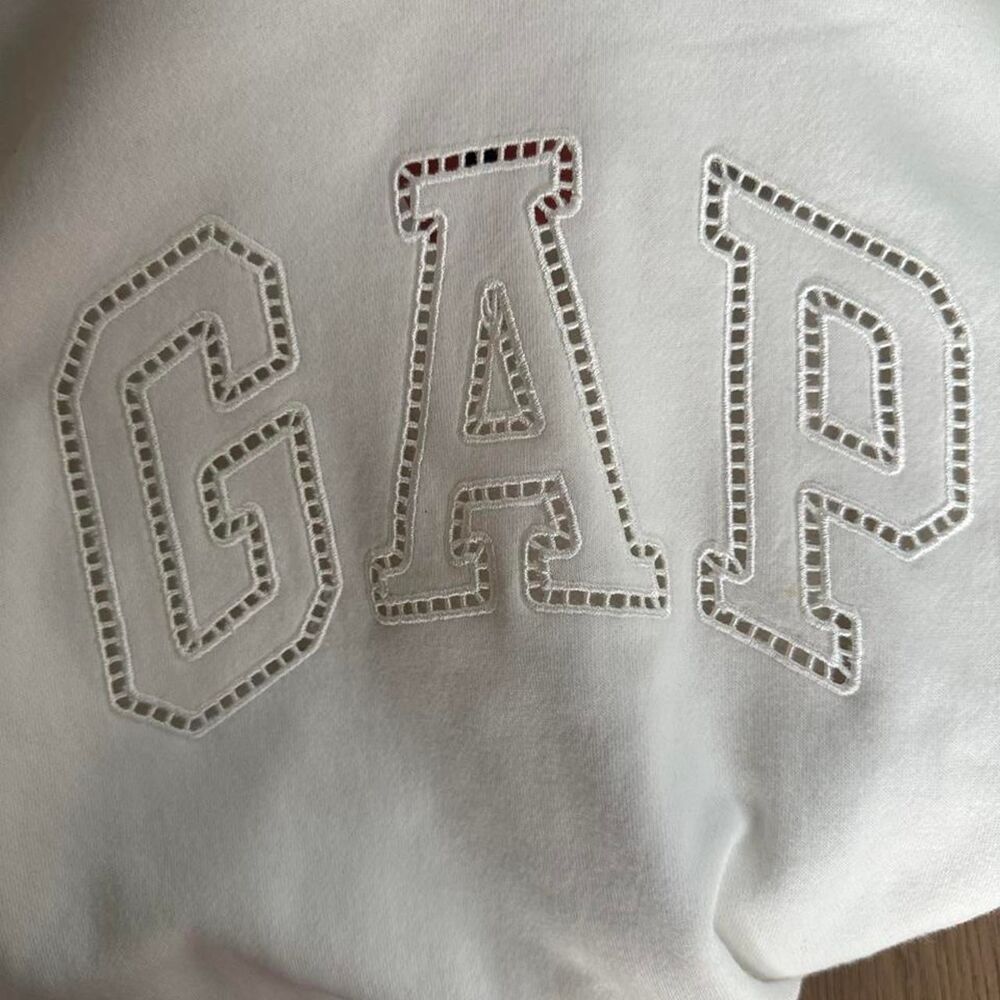 GAP White Eyelet Cutout Logo Crewneck Sweatshirt Fleece